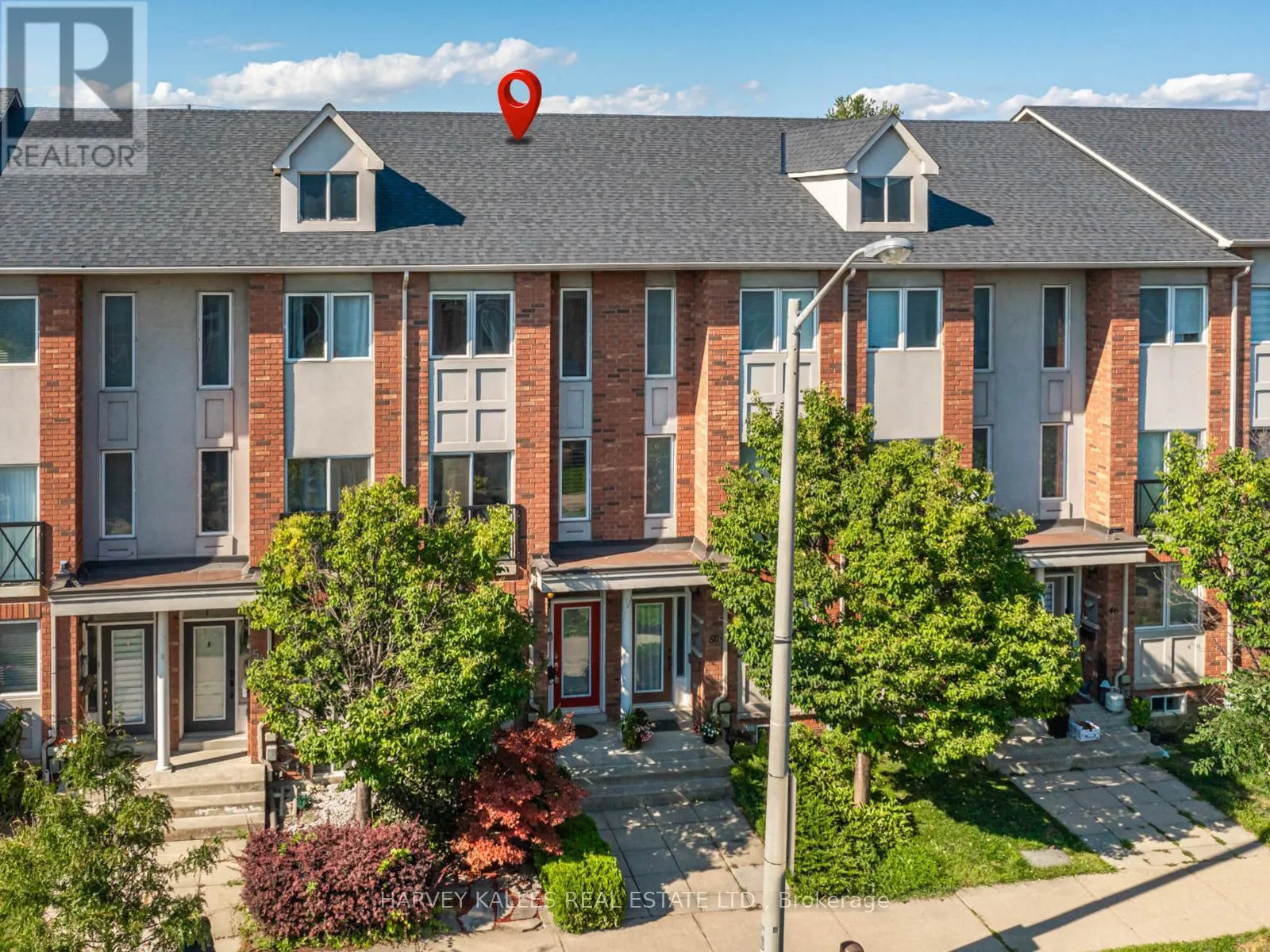 52 MARKET GARDEN MEWS