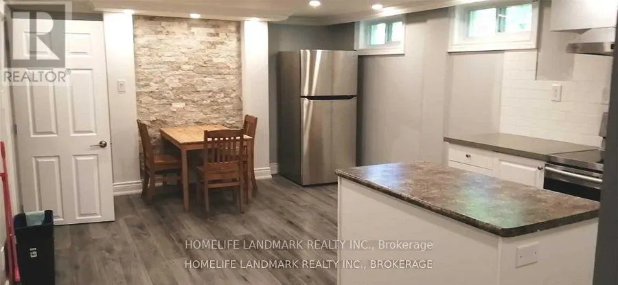 LOWER - 3079 LINDENLEA DRIVE