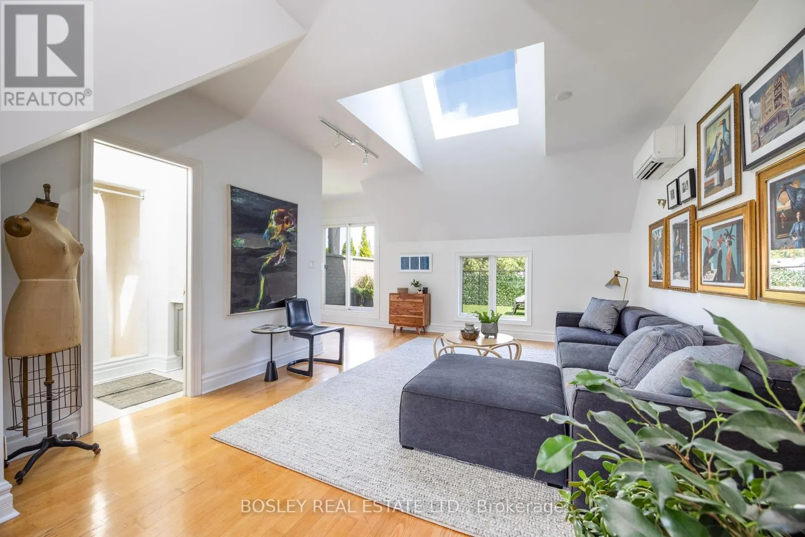 5 LUKOW TERRACE