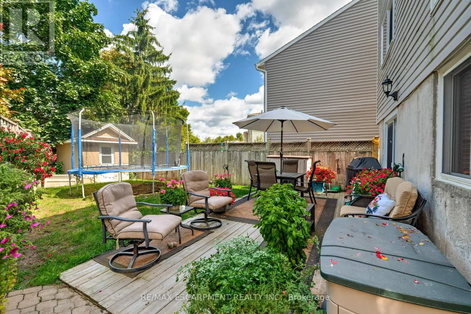 2261 LEOMINSTER DRIVE