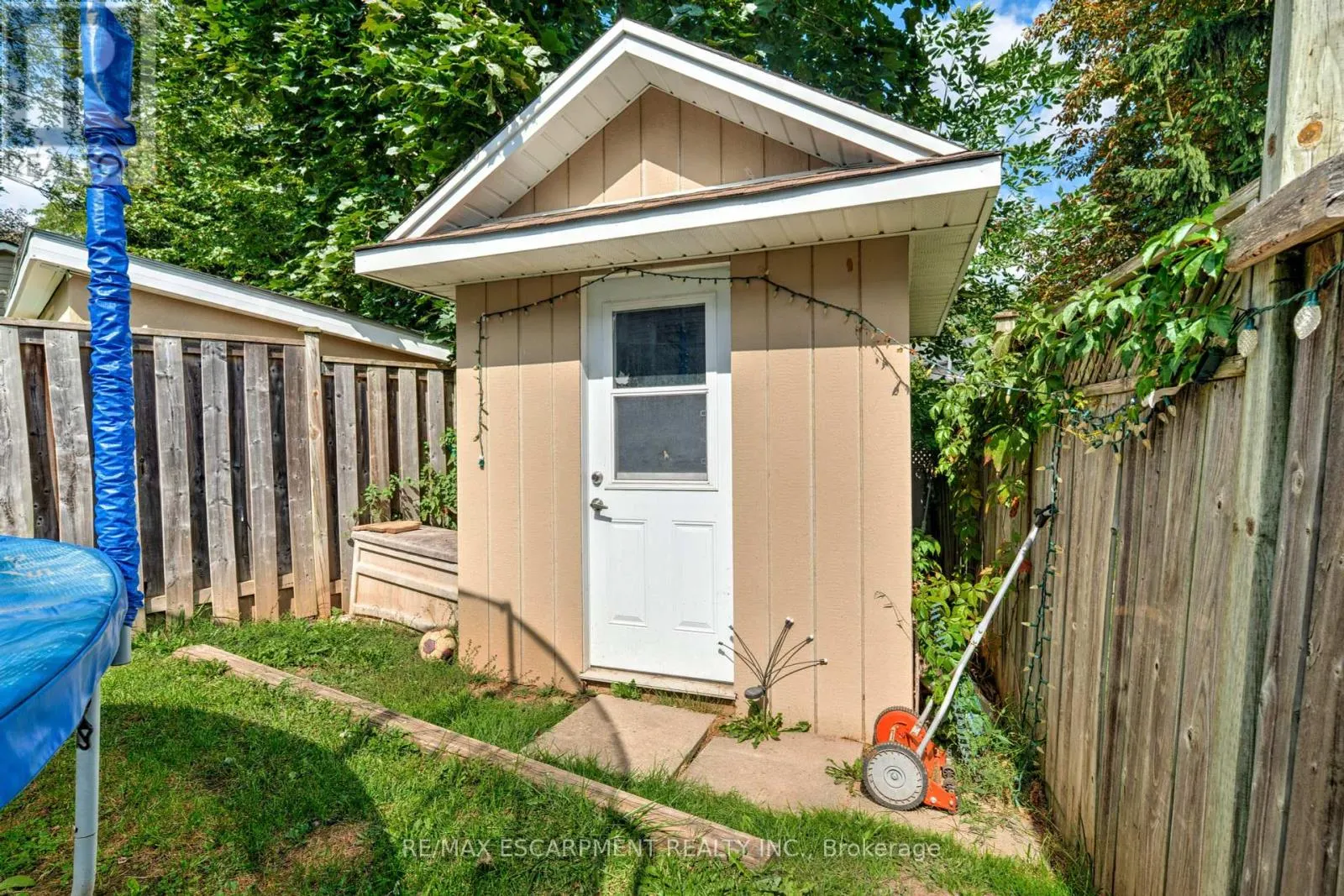 2261 LEOMINSTER DRIVE
