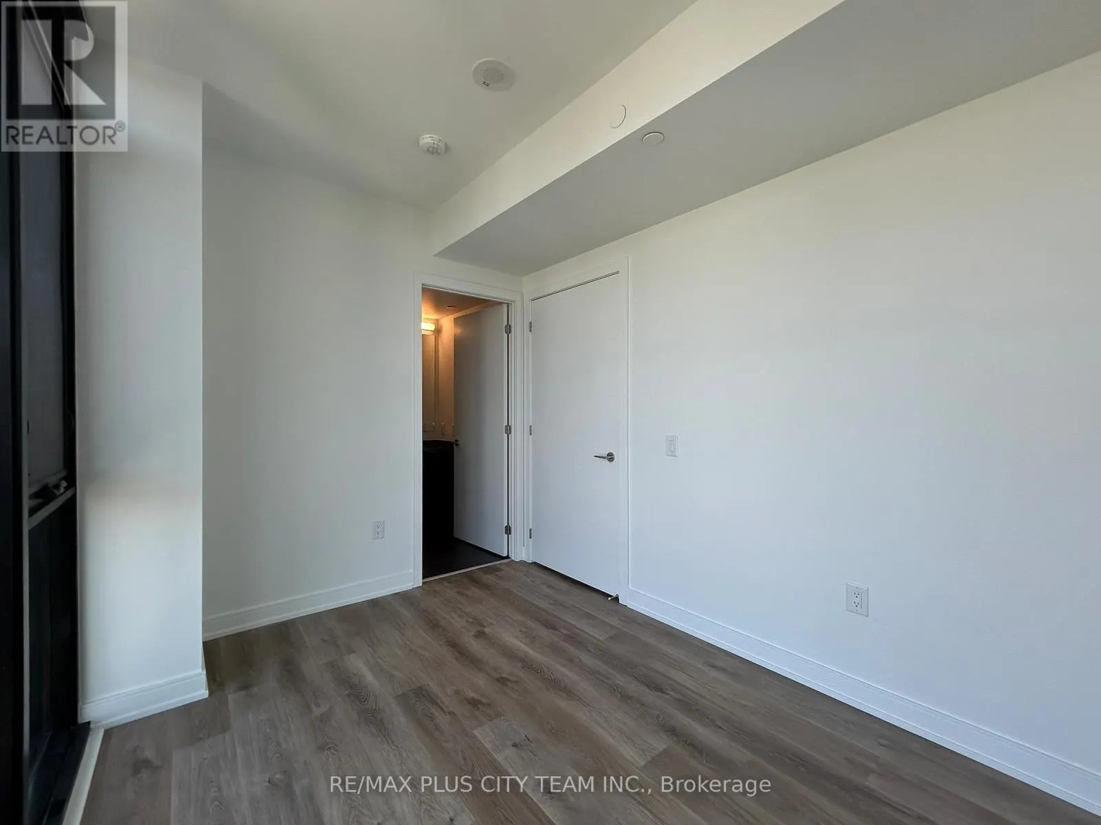 1613 - 3009 NOVAR ROAD