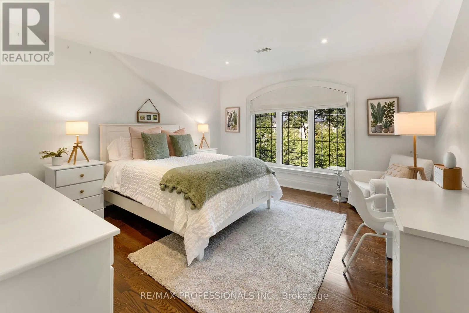 40 EDGEHILL ROAD