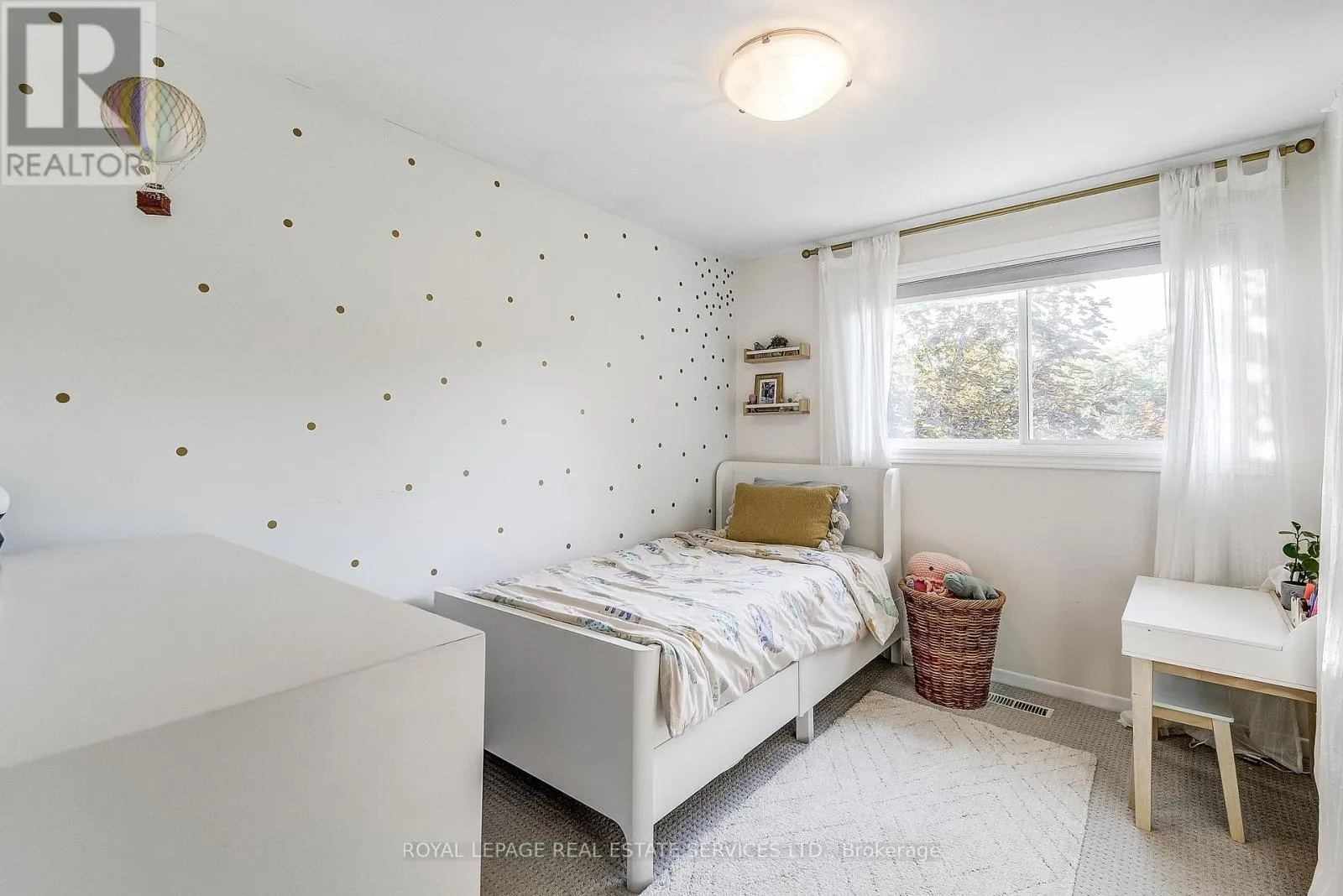 676 MEADOW LANE
