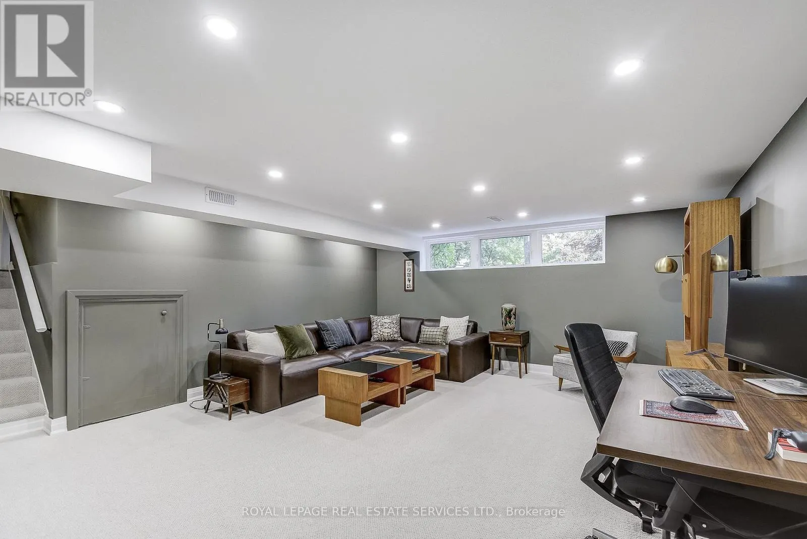 676 MEADOW LANE