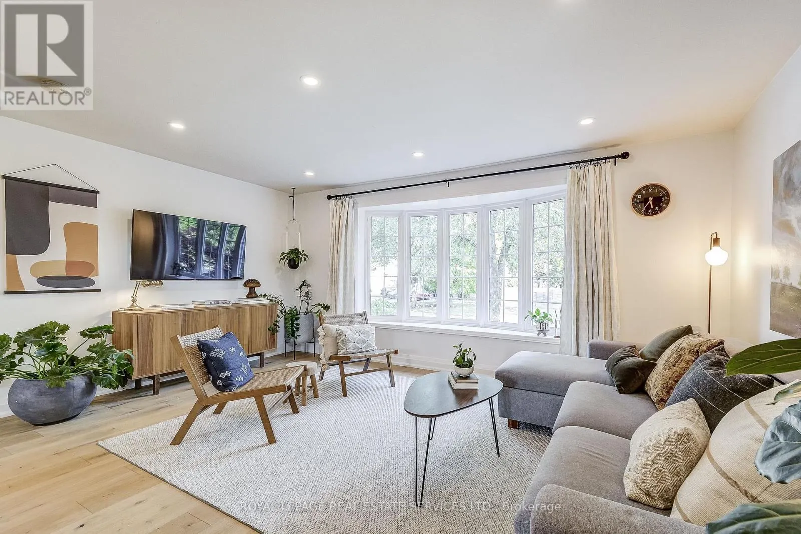 676 MEADOW LANE