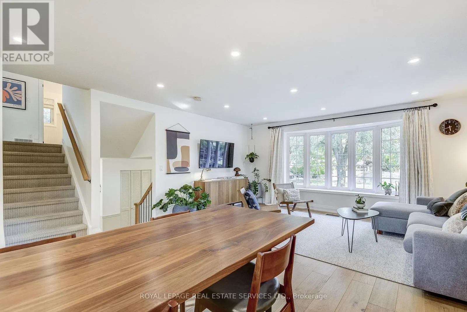 676 MEADOW LANE