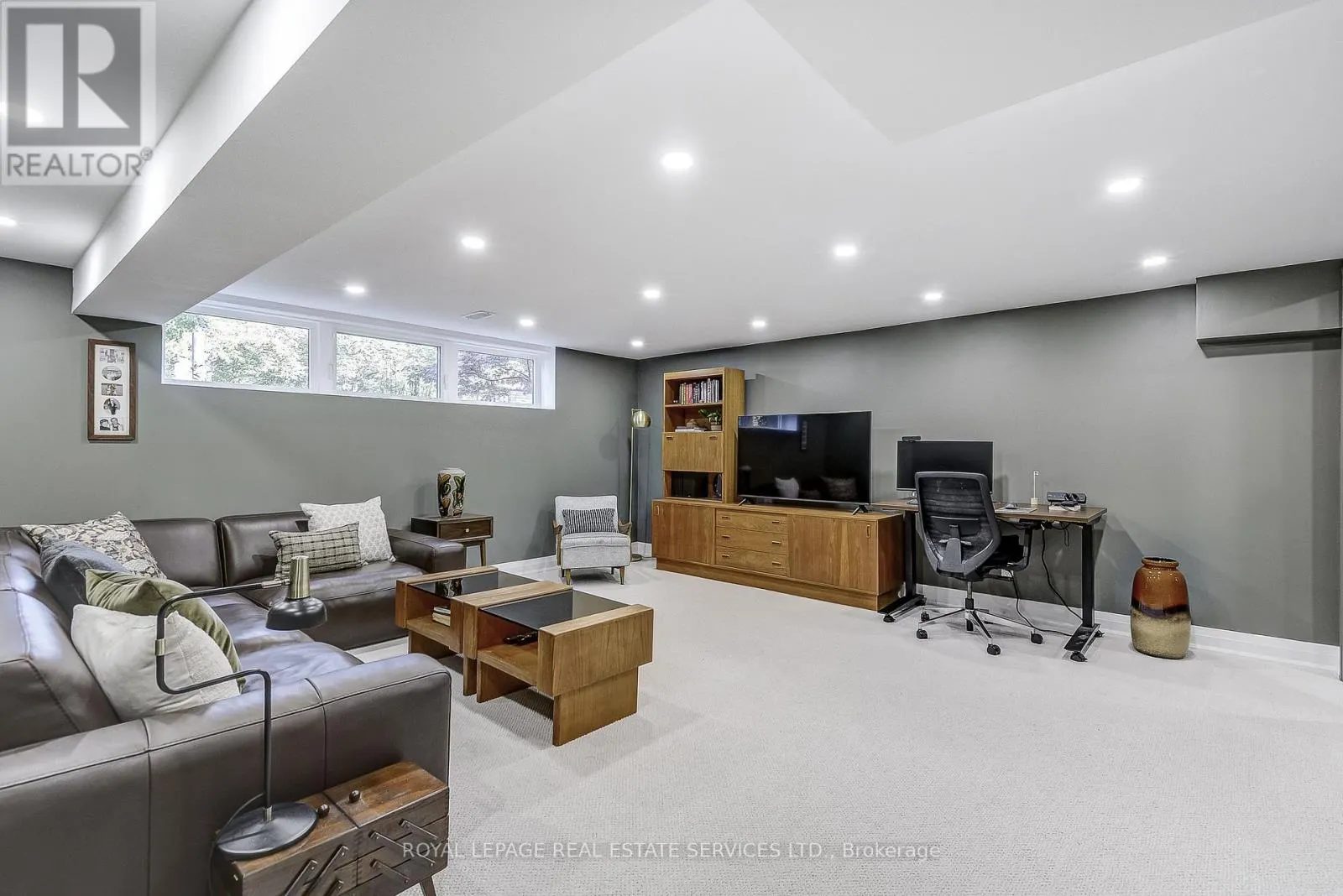 676 MEADOW LANE
