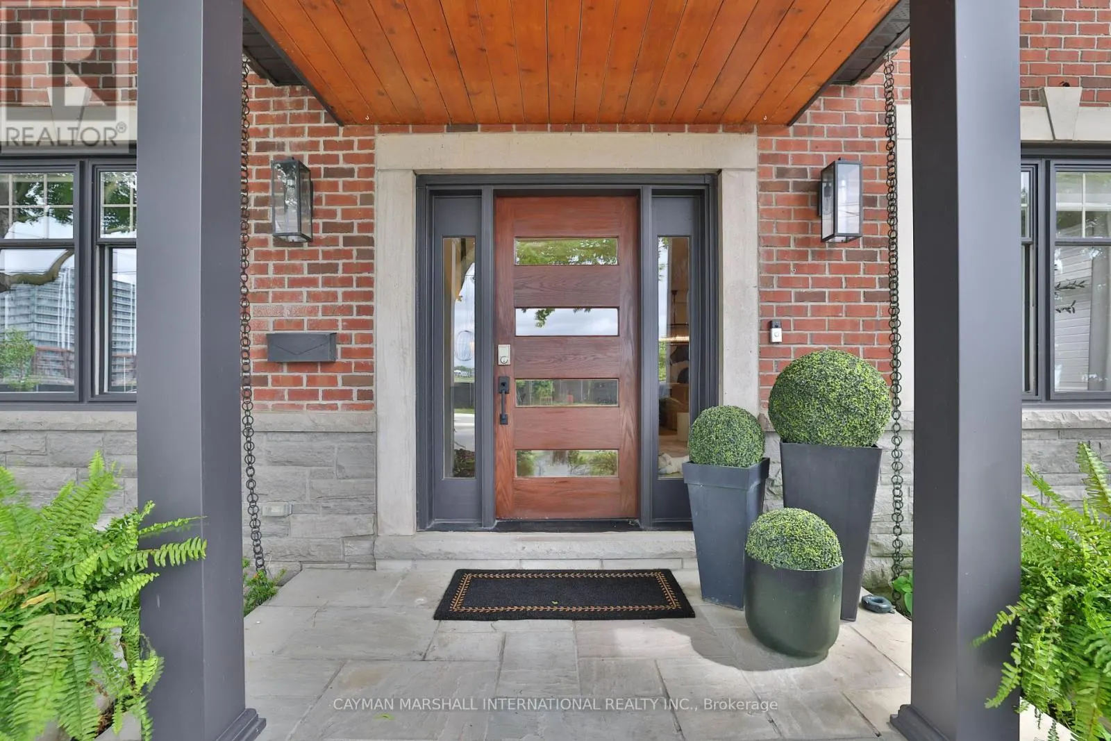 43 MISSISSAUGA ROAD S