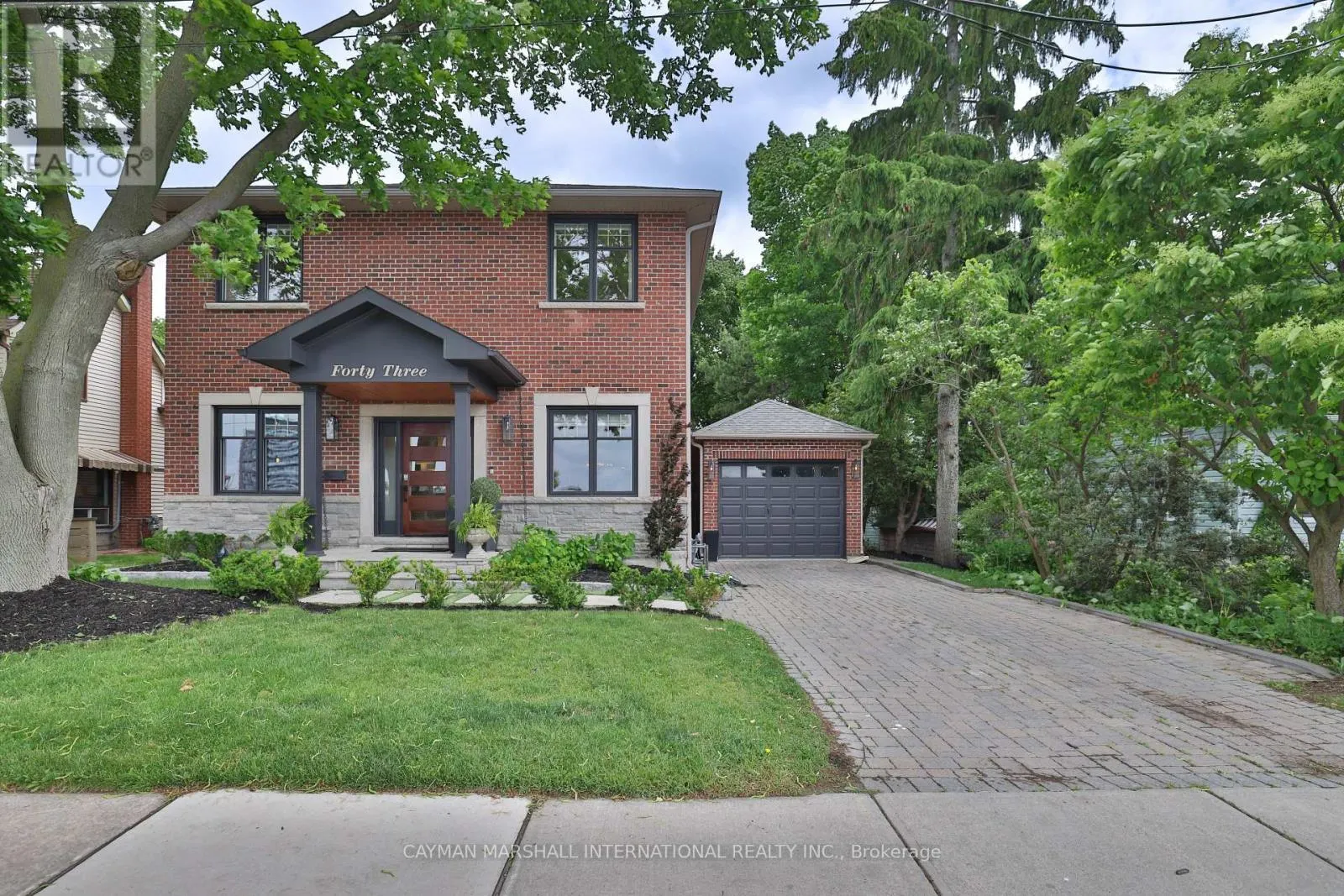 43 MISSISSAUGA ROAD S