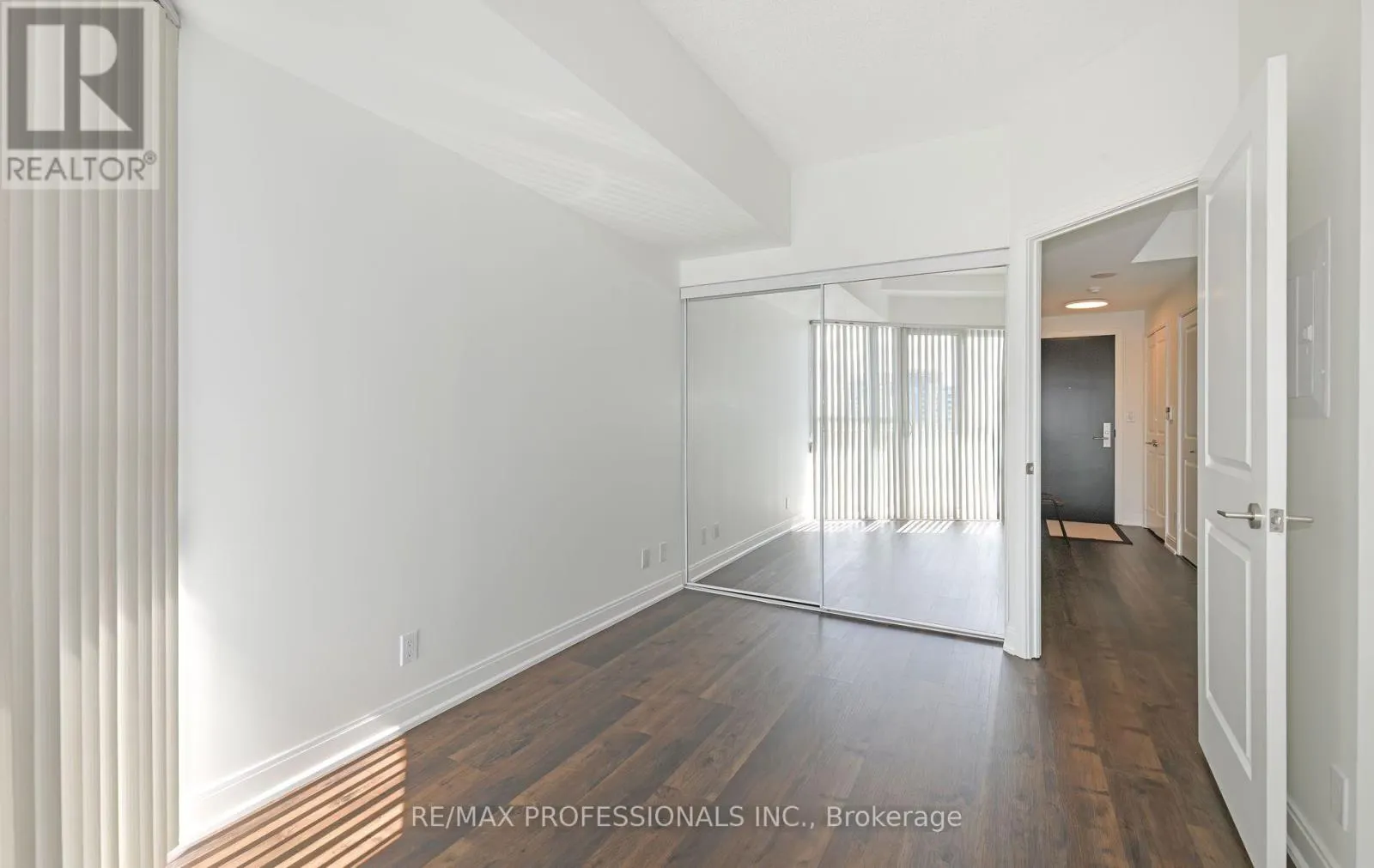 2906 - 50 ABSOLUTE AVENUE