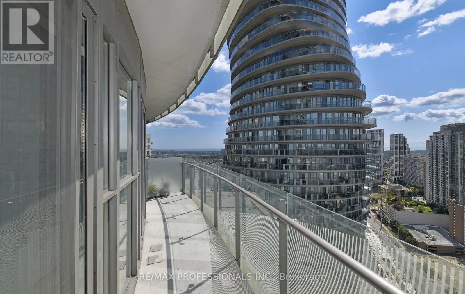 2906 - 50 ABSOLUTE AVENUE
