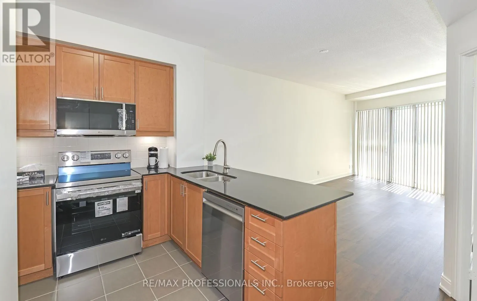 2906 - 50 ABSOLUTE AVENUE
