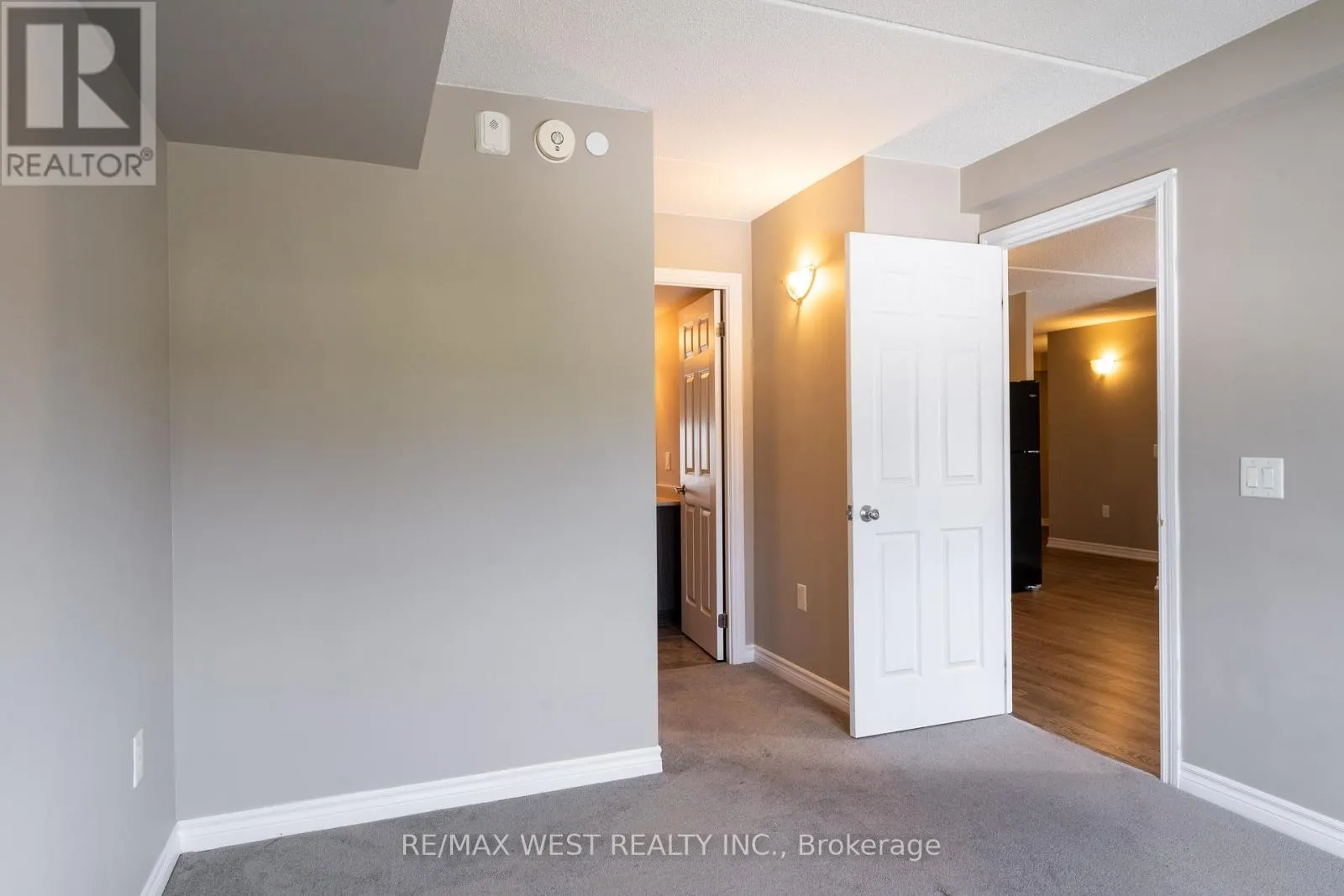 910 - 716 MAIN ST STREET NW