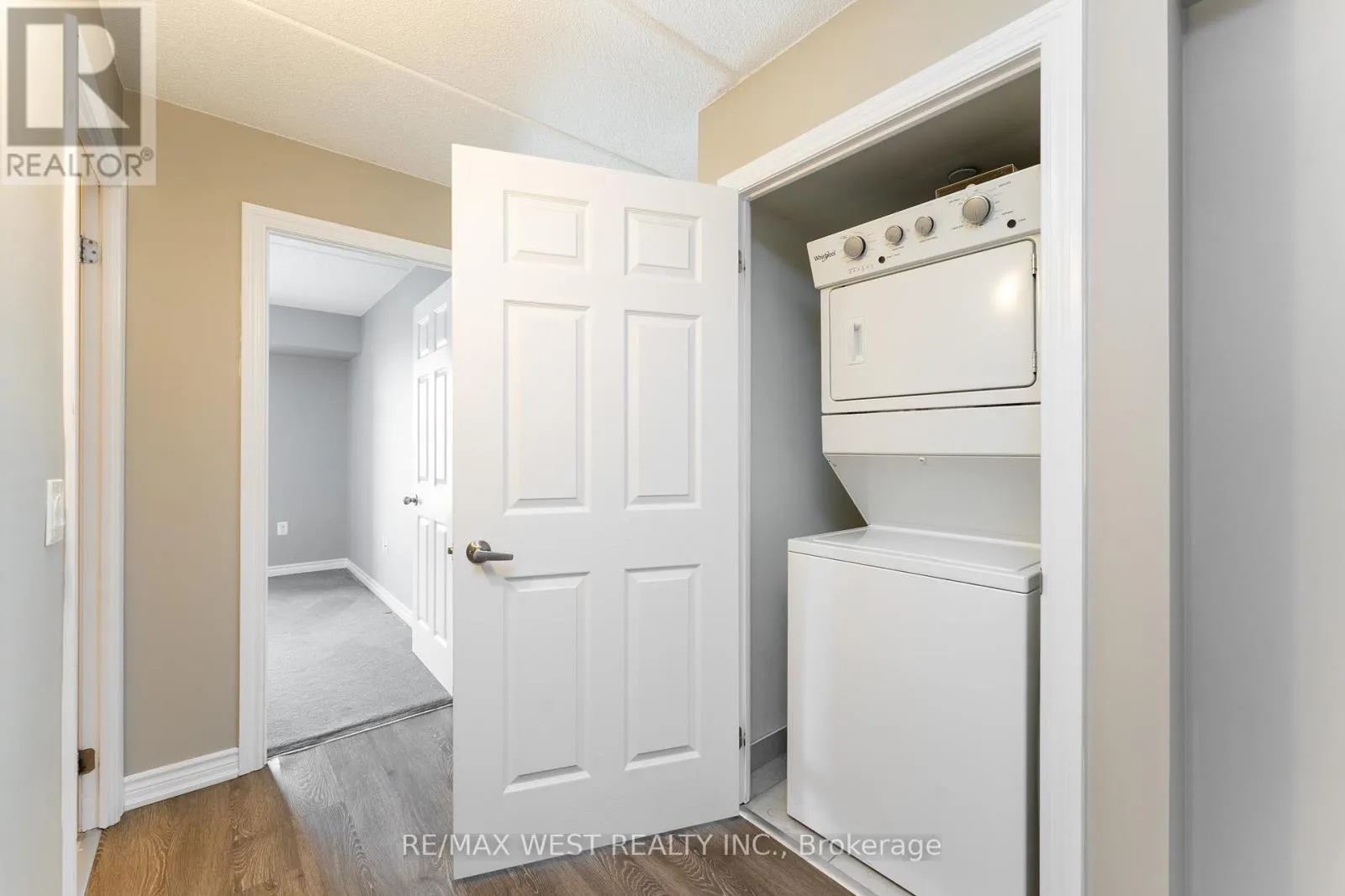 910 - 716 MAIN ST STREET NW