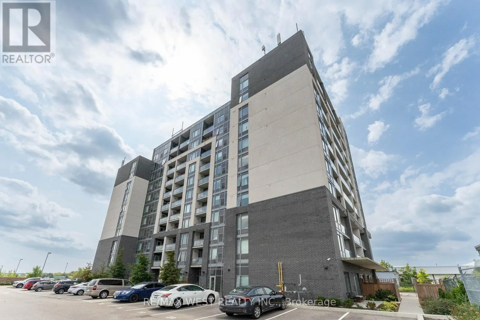 910 - 716 MAIN ST STREET NW