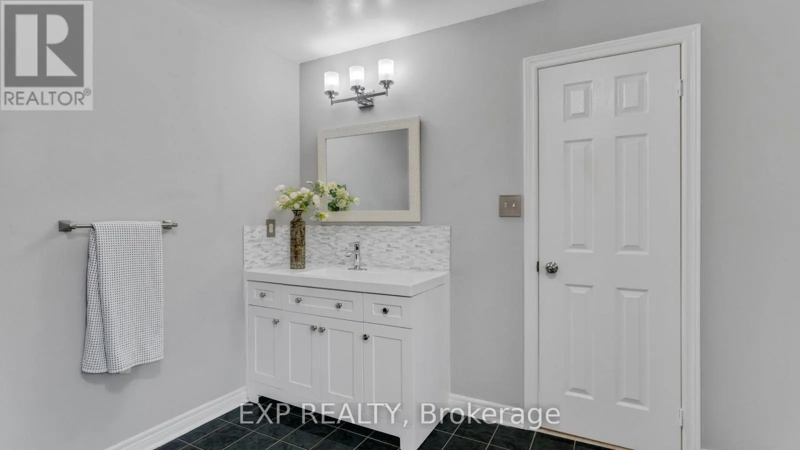 7159 SPYGLASS CRESCENT