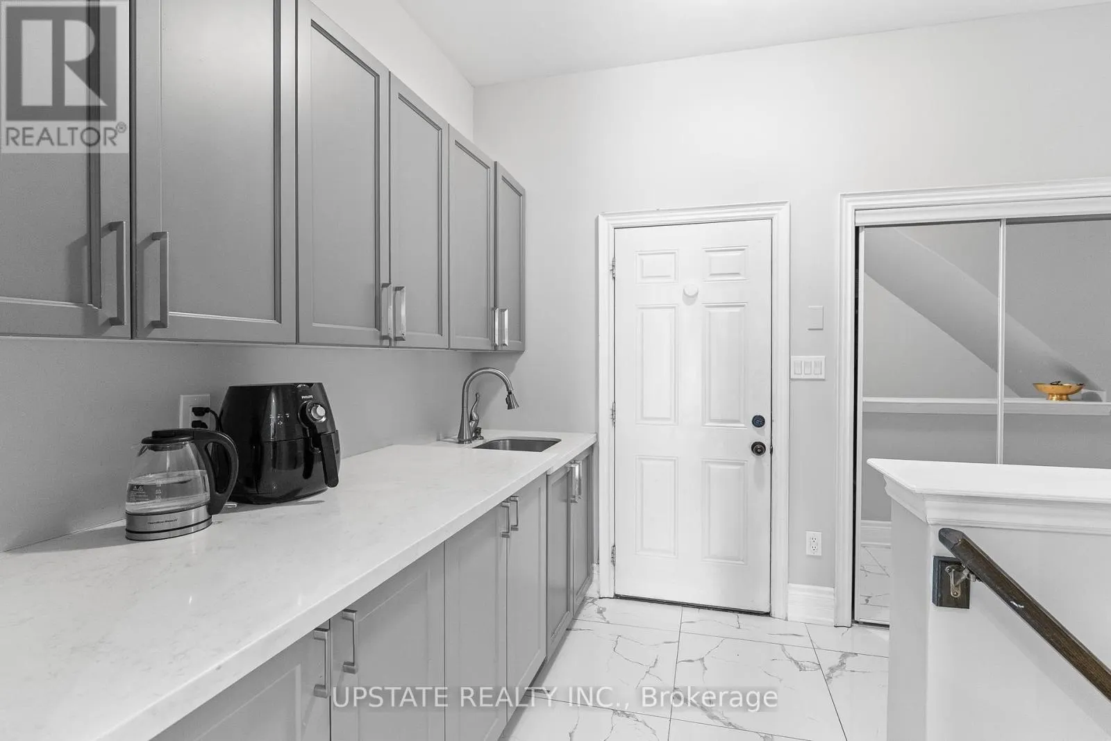 21 LAUDERHILL ROAD