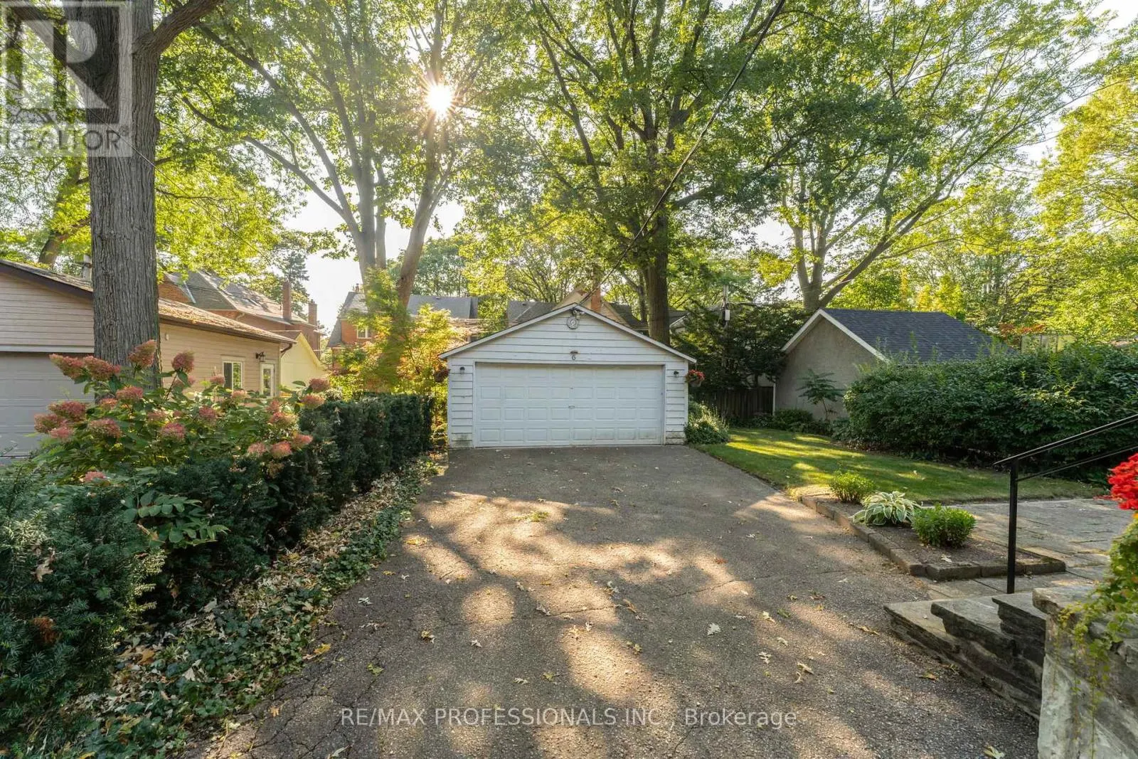 6 PRINCETON ROAD