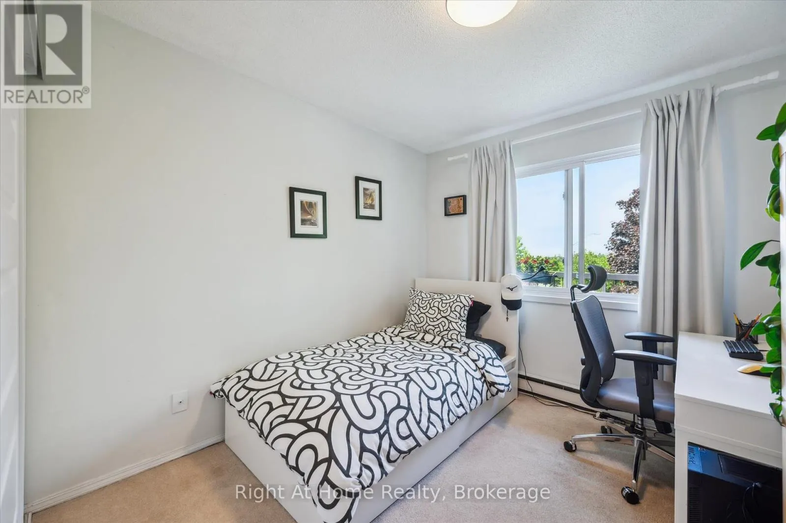 534 - 1450 GLEN ABBEY GATE, #534