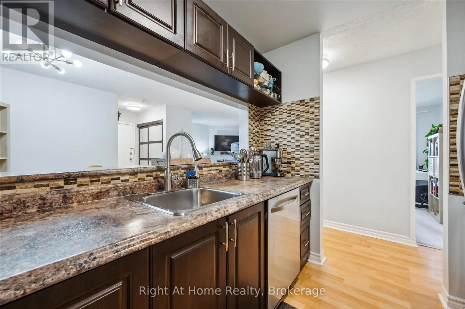 534 - 1450 GLEN ABBEY GATE, #534