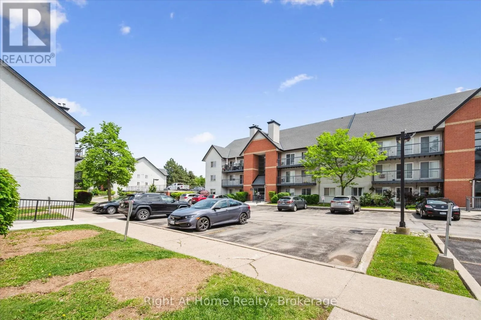 534 - 1450 GLEN ABBEY GATE, #534