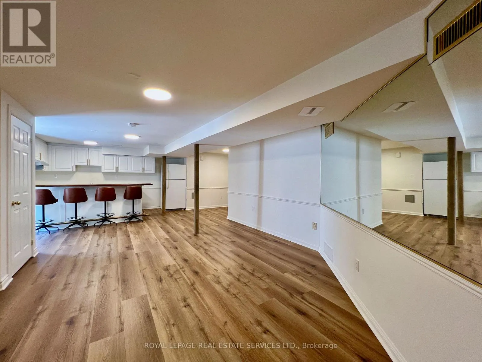 1450 GREENBRIAR DRIVE