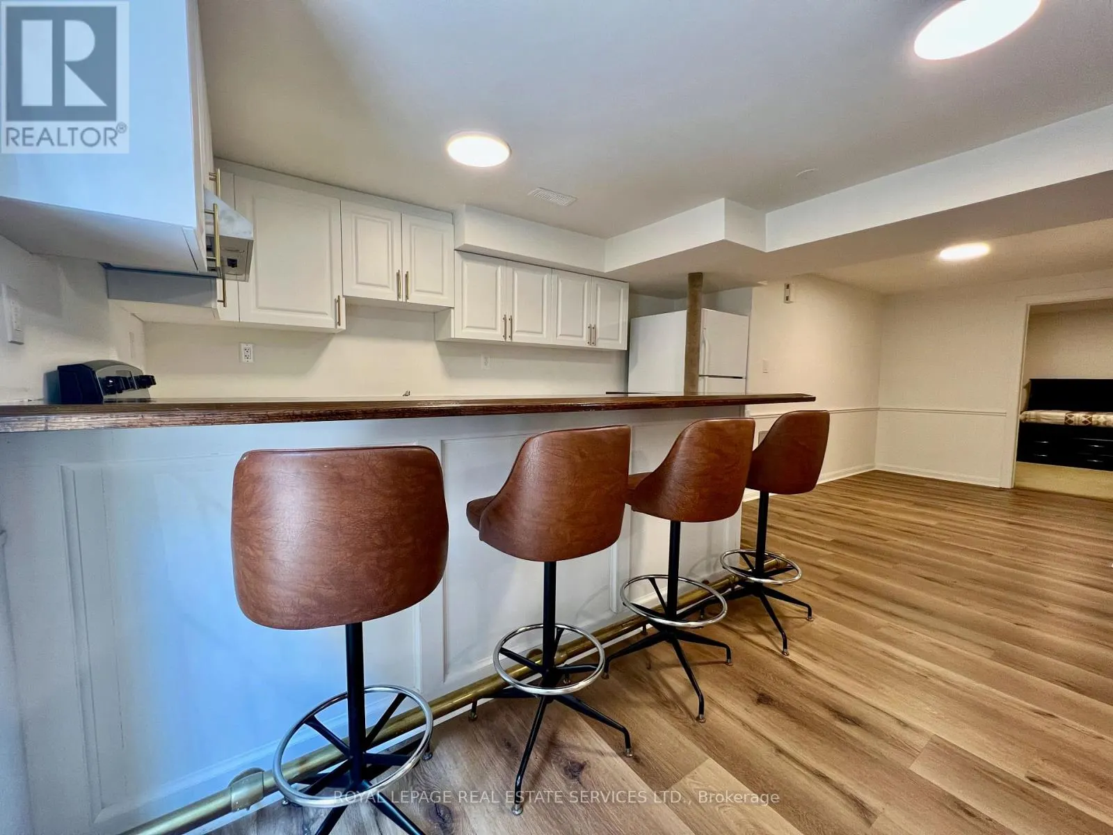 1450 GREENBRIAR DRIVE