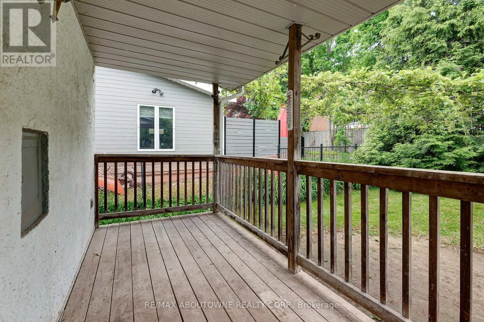 469 WOODLAND AVENUE