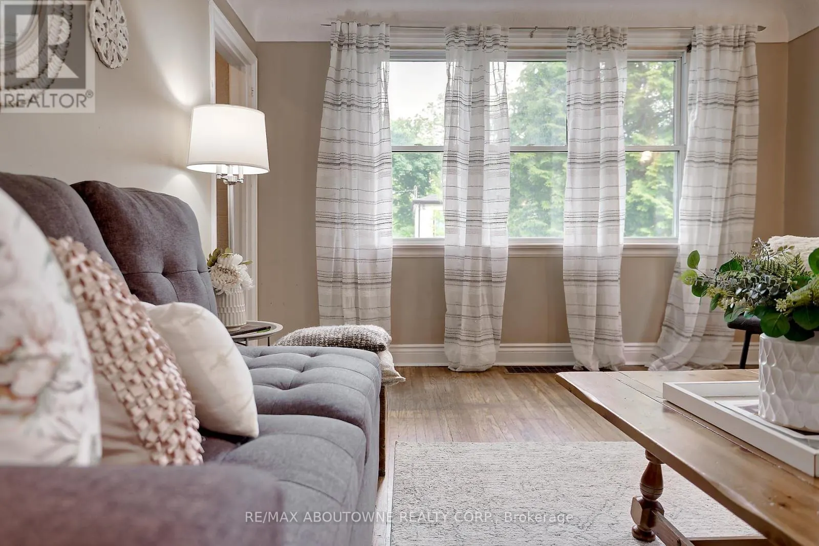 469 WOODLAND AVENUE