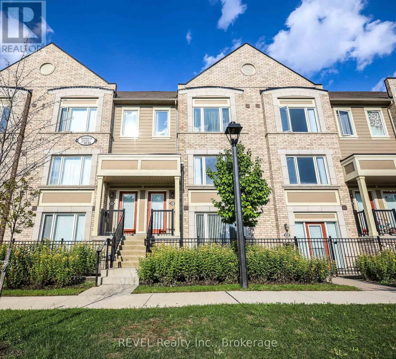 87 - 1 BECKENROSE COURT, #87
