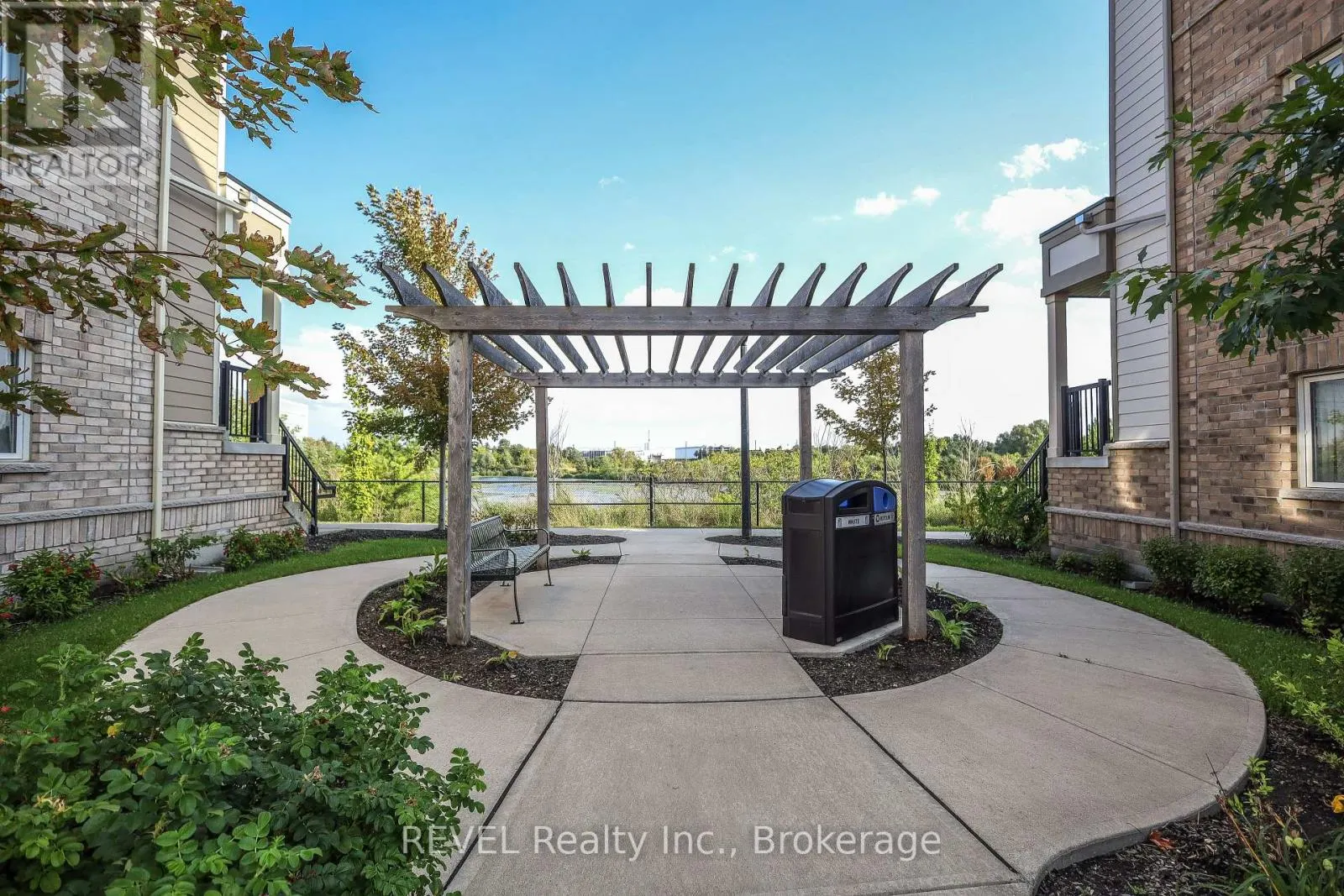 87 - 1 BECKENROSE COURT, #87