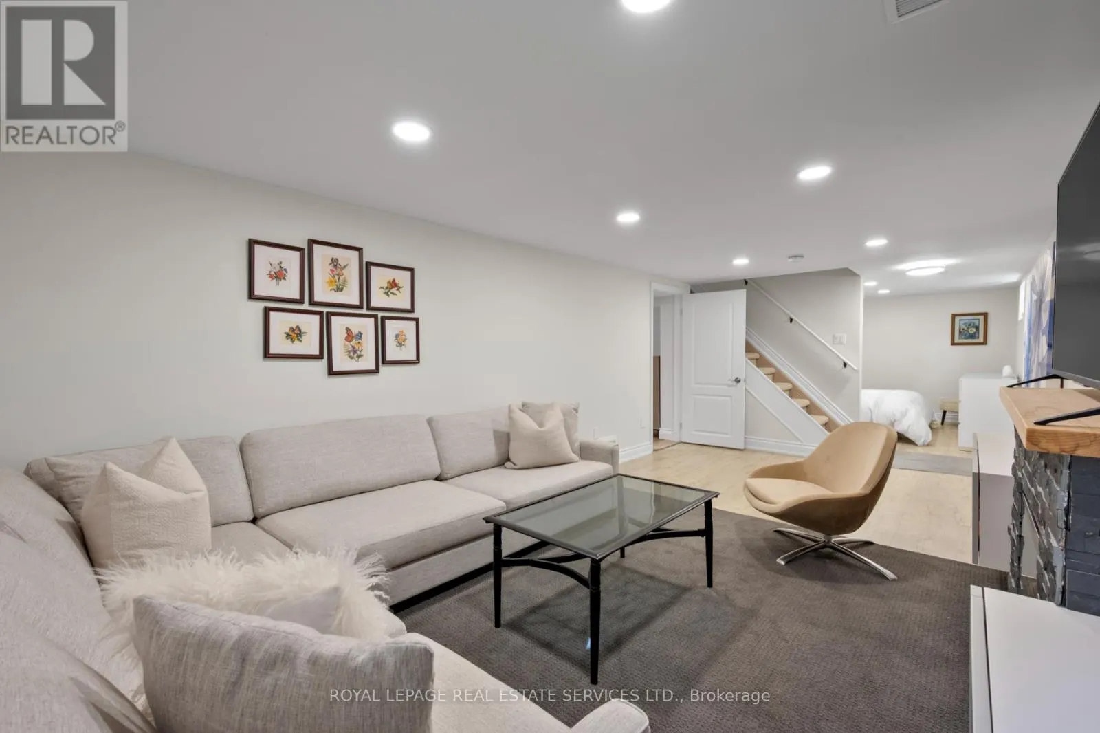 70 CHESTNUT HILLS PARKWAY