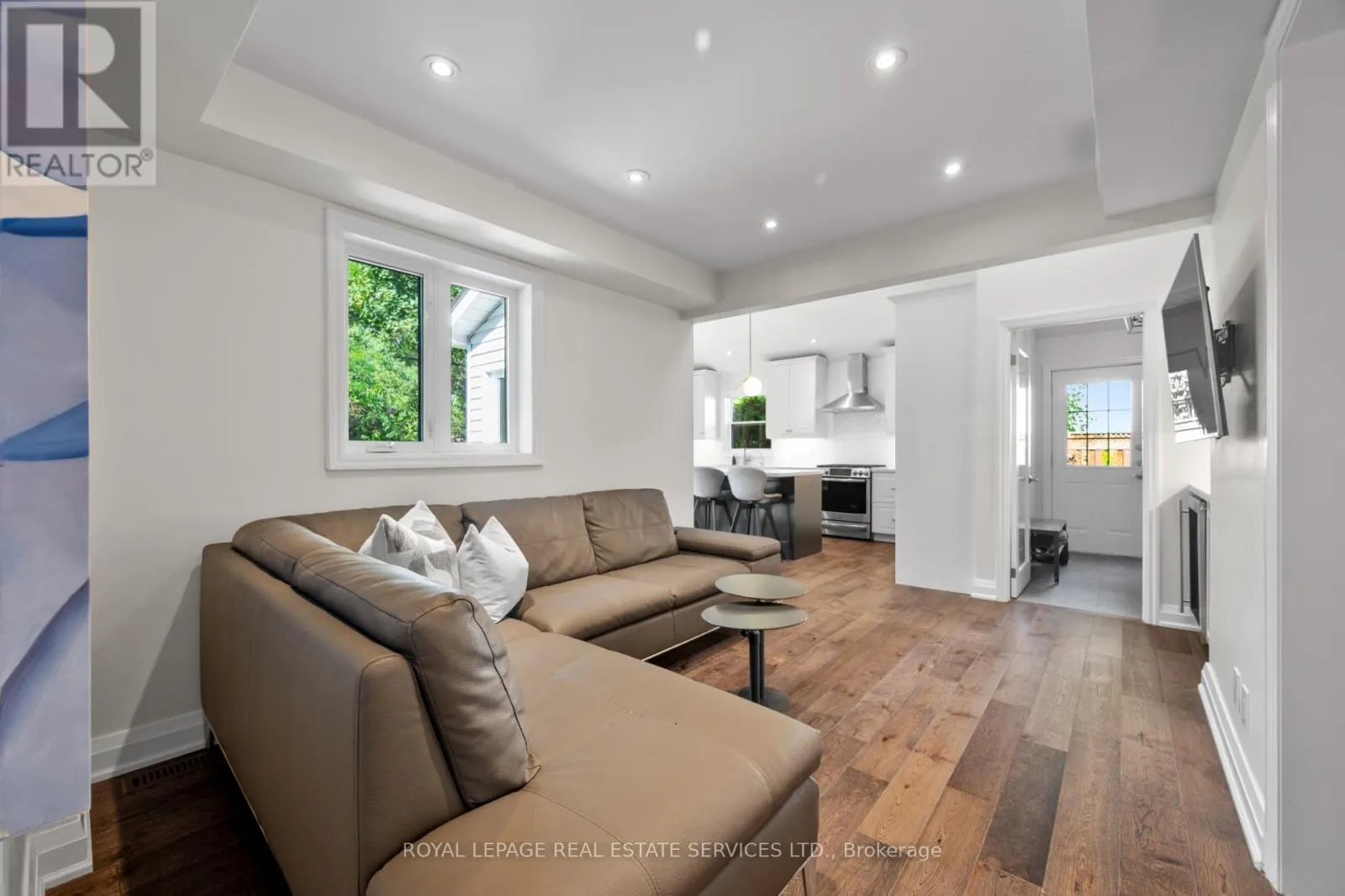 70 CHESTNUT HILLS PARKWAY