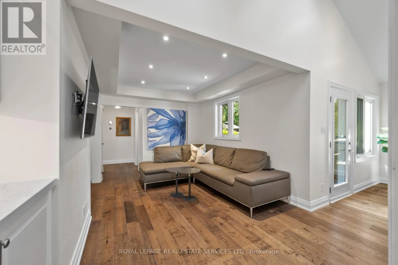 70 CHESTNUT HILLS PARKWAY