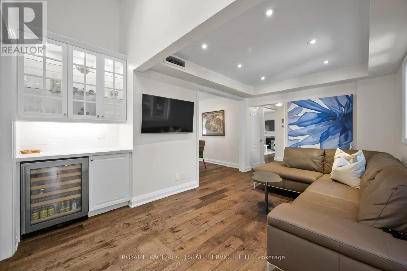 70 CHESTNUT HILLS PARKWAY