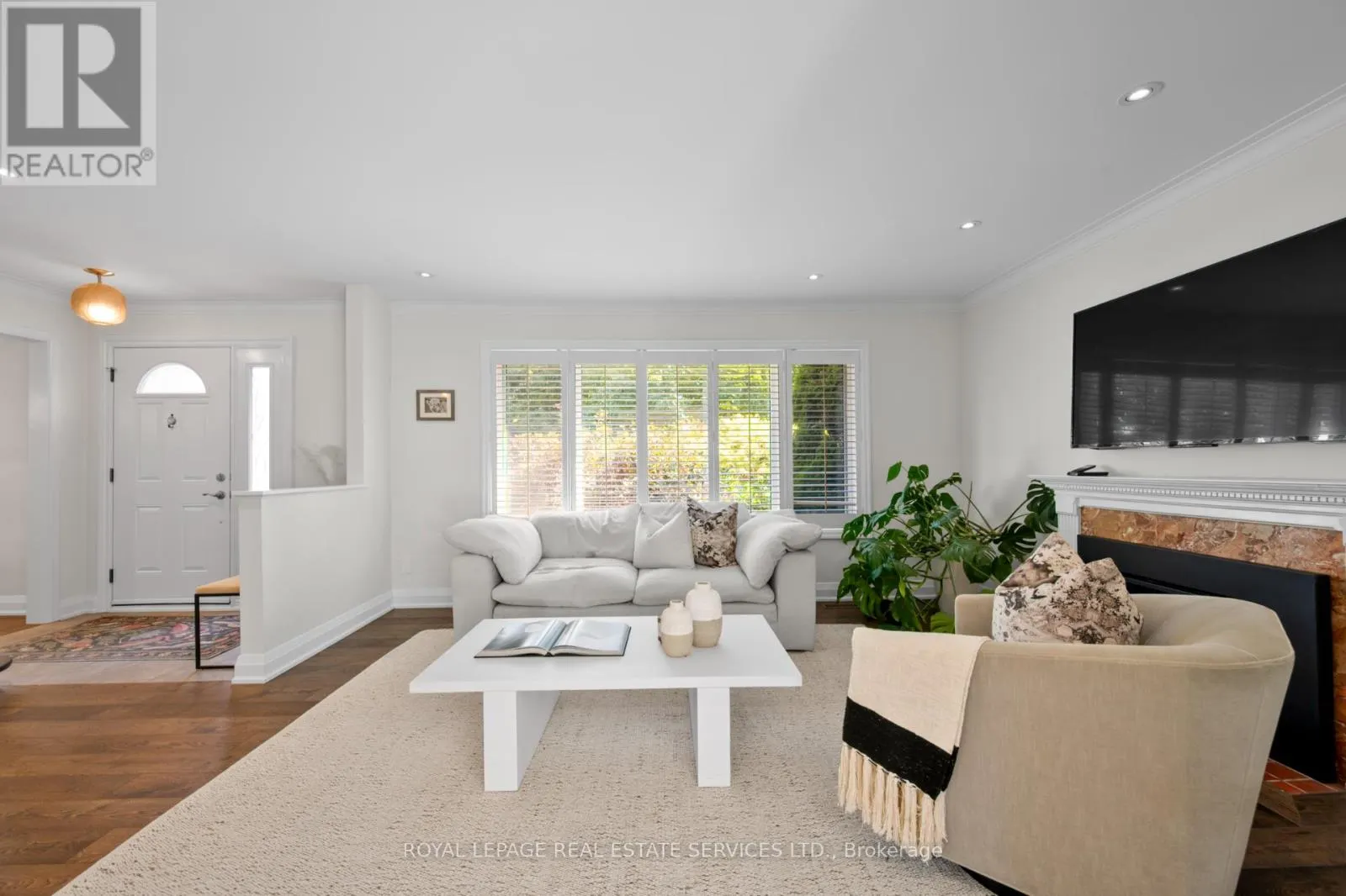 70 CHESTNUT HILLS PARKWAY