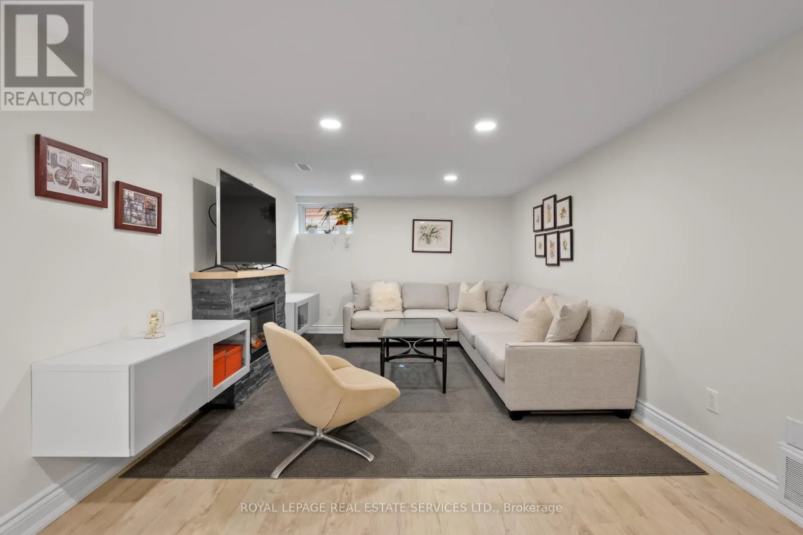 70 CHESTNUT HILLS PARKWAY