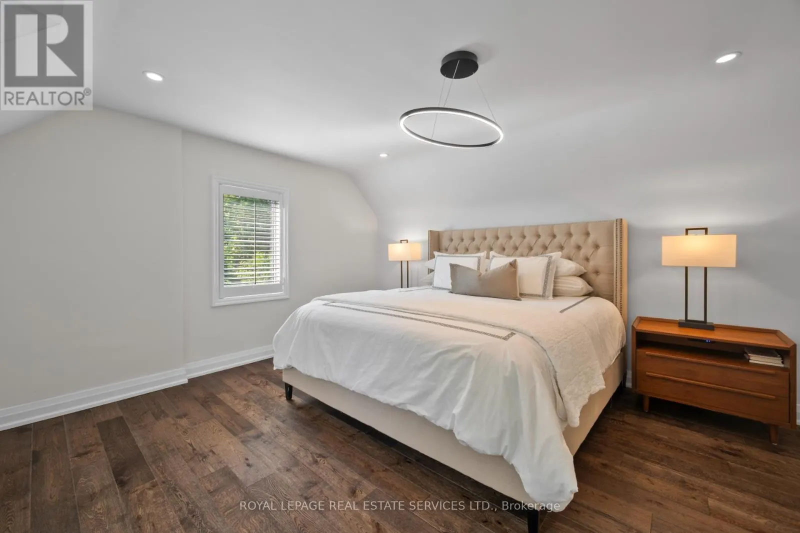 70 CHESTNUT HILLS PARKWAY