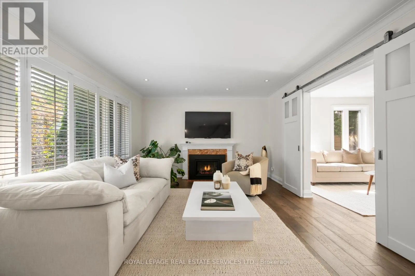 70 CHESTNUT HILLS PARKWAY