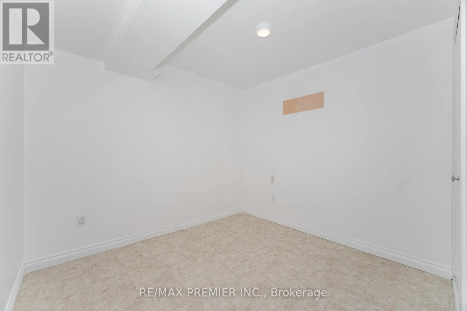 5 MAGDALENA COURT