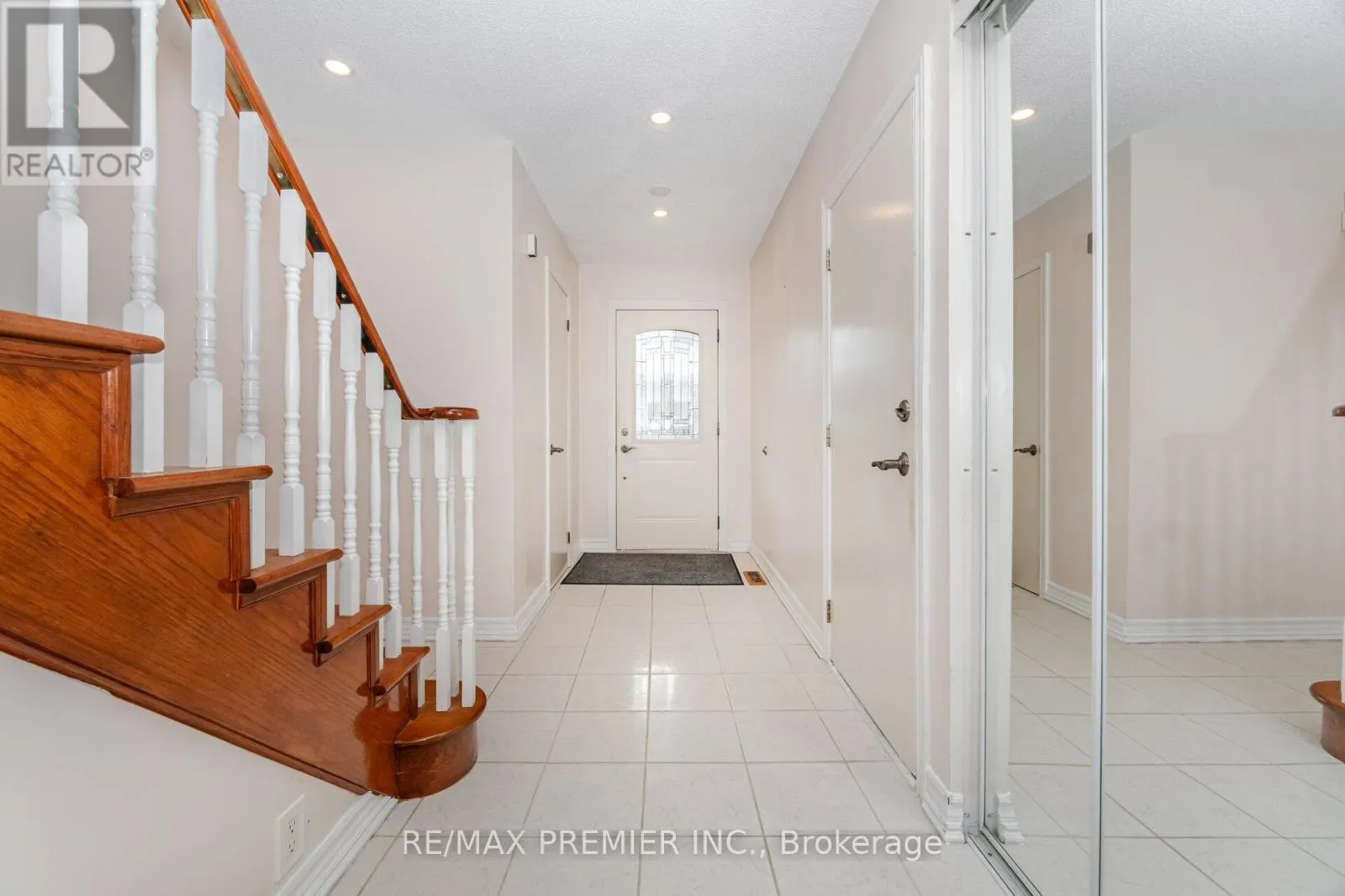 5 MAGDALENA COURT