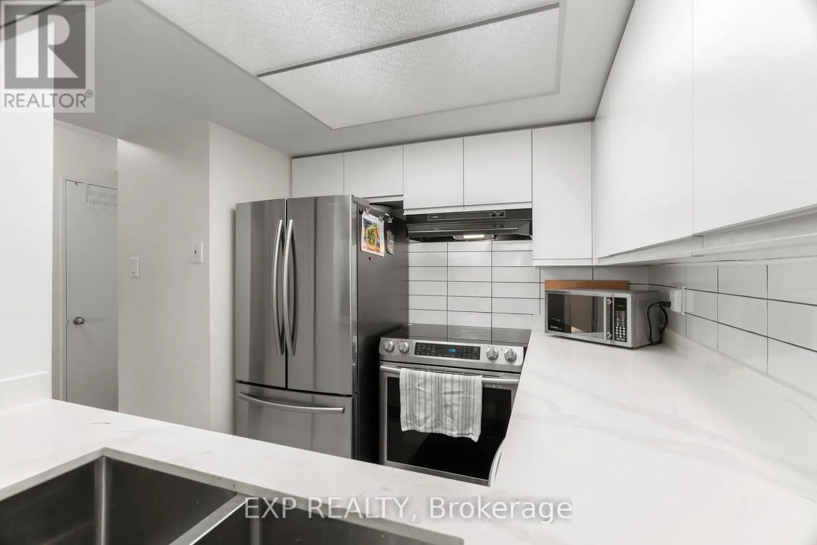 706 - 75 KING STREET E