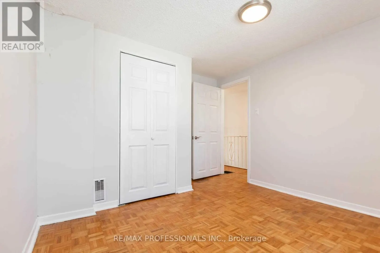 5 TESTON BOULEVARD