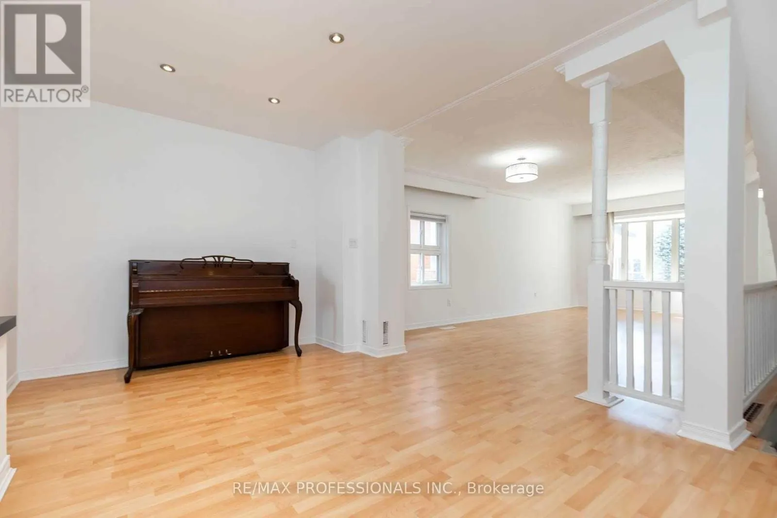 5 TESTON BOULEVARD