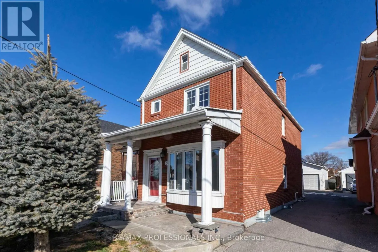5 TESTON BOULEVARD