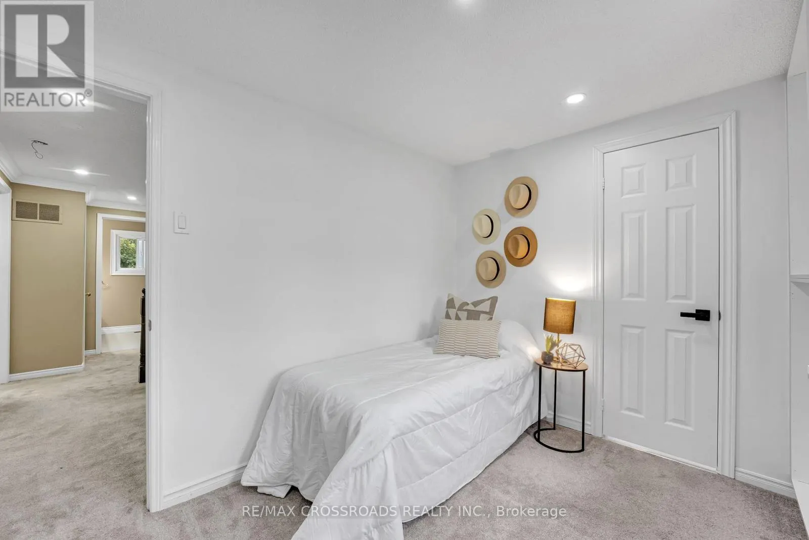 75 BARR CRESCENT