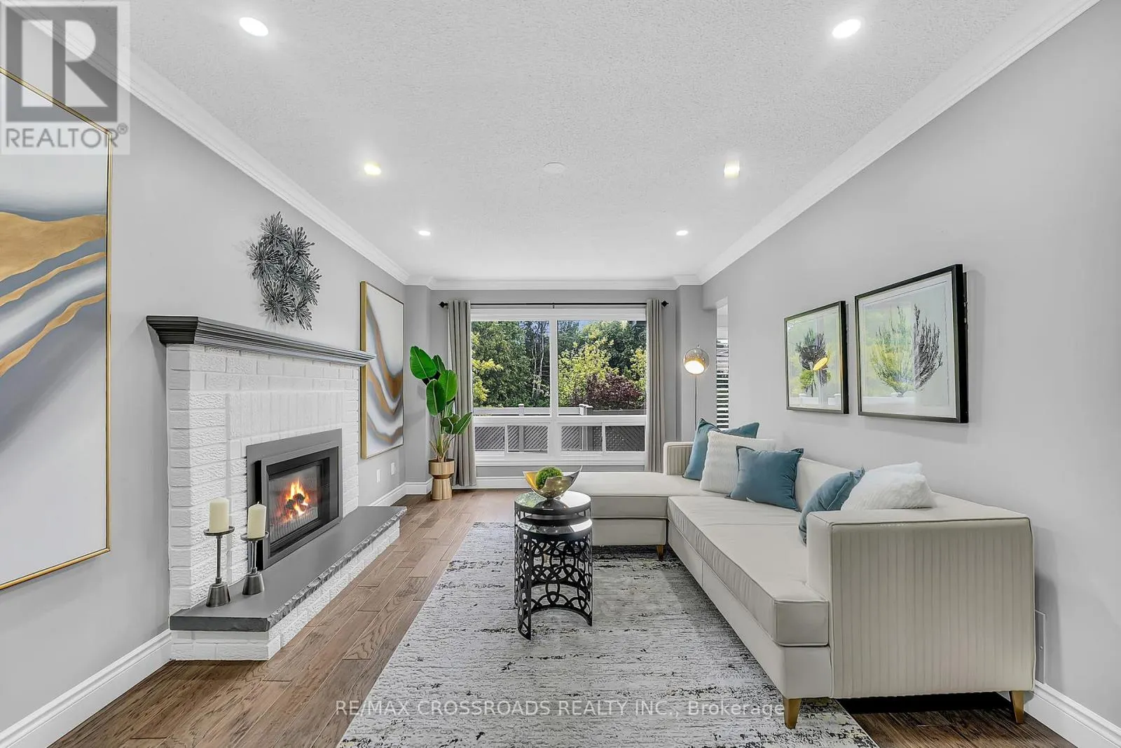 75 BARR CRESCENT