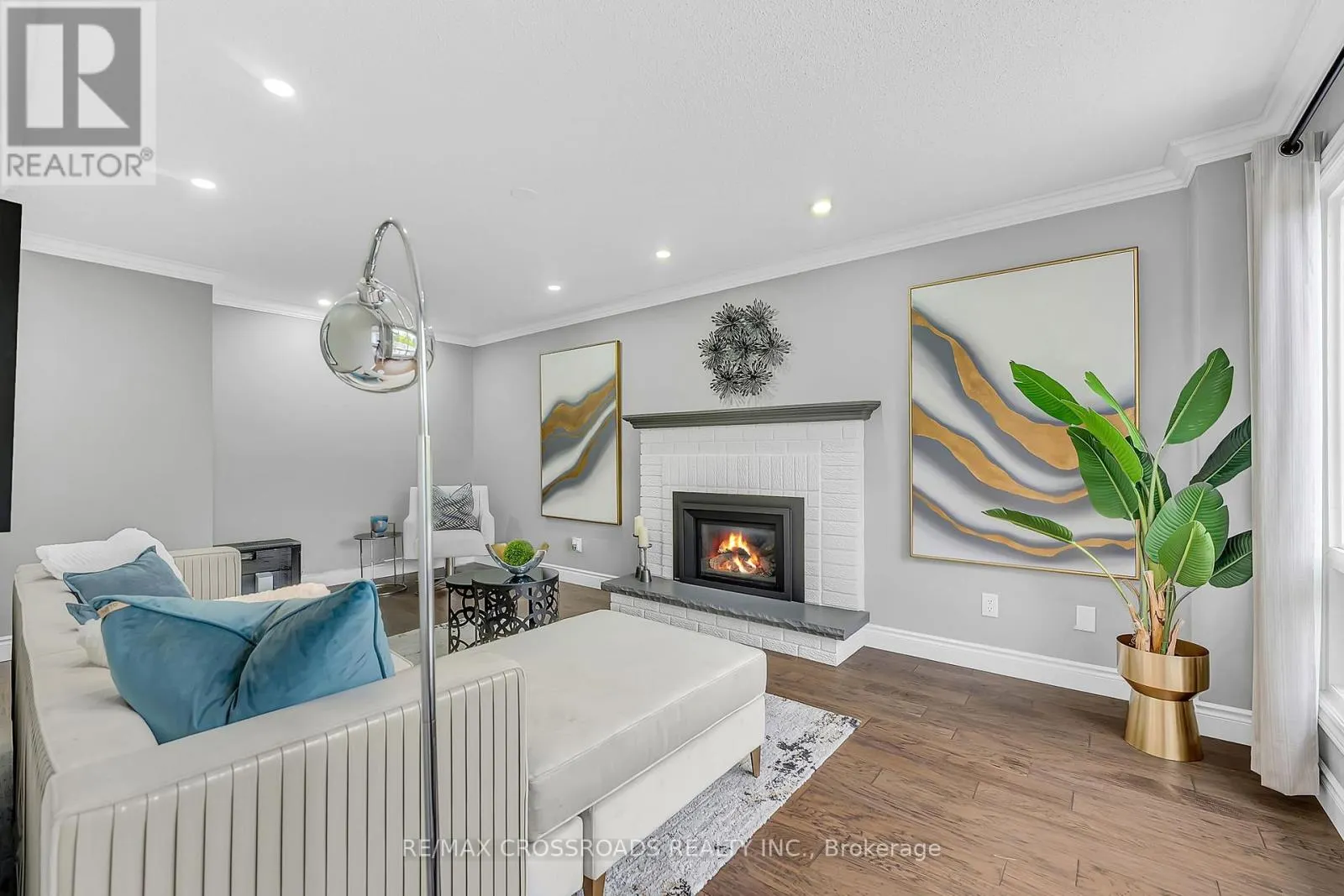 75 BARR CRESCENT