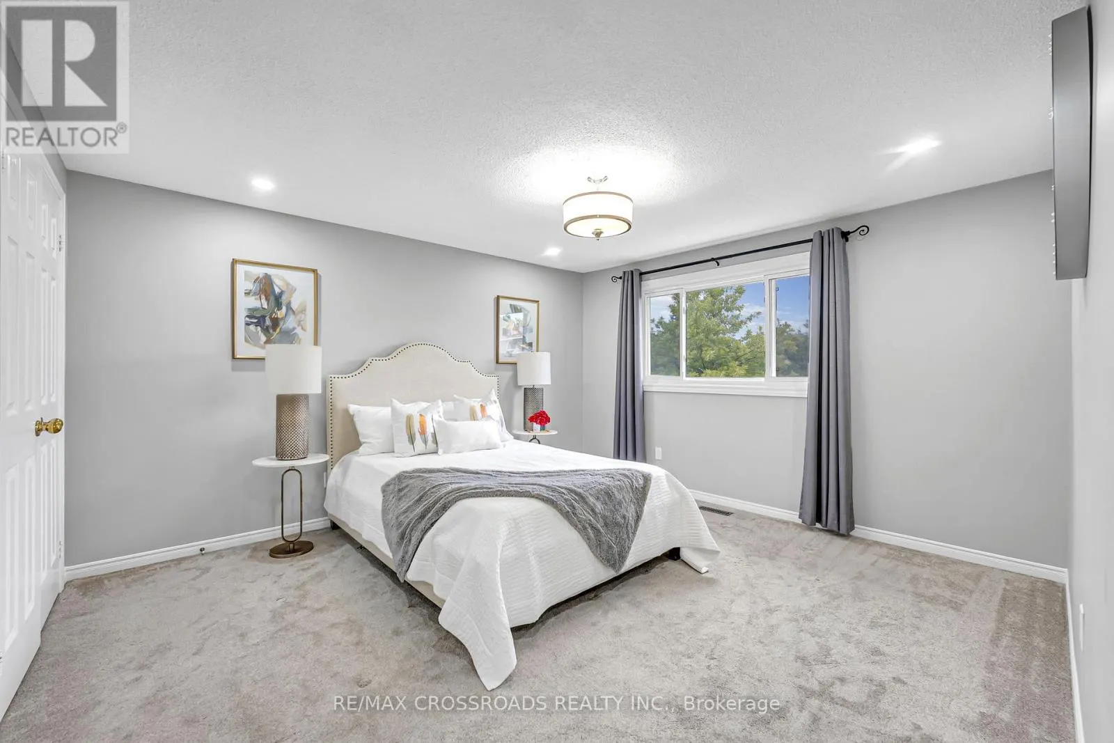 75 BARR CRESCENT